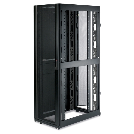 Шкаф NetShelter SX 42U 600х1070мм, с боковыми панелями, черный