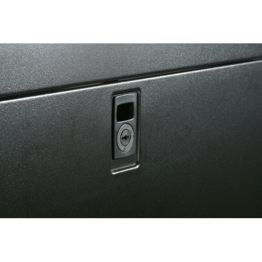 Шкаф NetShelter SX 42U 600х1070мм, с боковыми панелями, черный